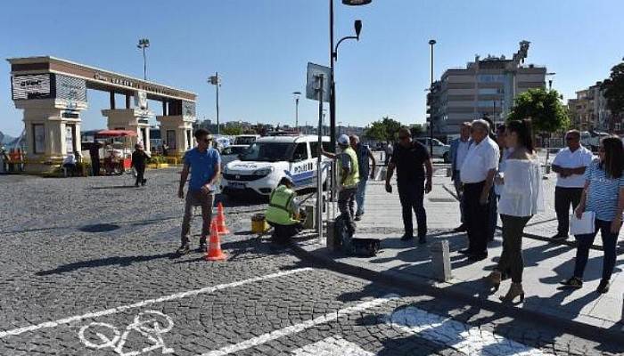 Başkan Gökhan, İskele Meydanındaki Çalışmaları İnceledi