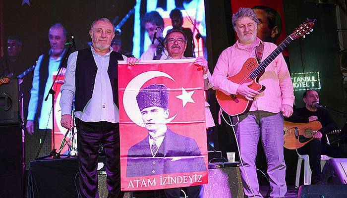 Gelibolu’da Grup Gündoğarken rüzgarı esti