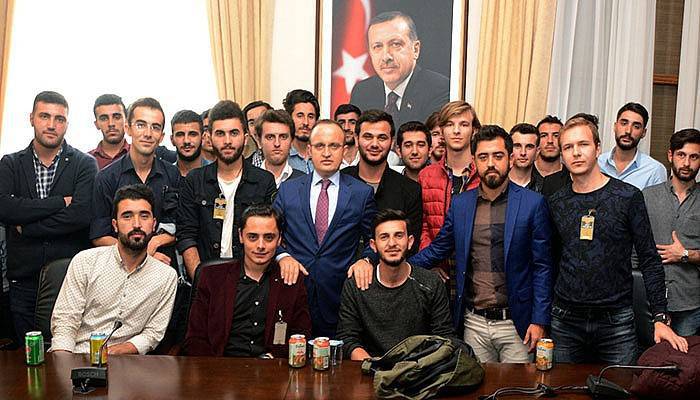 Turan, ÇOMÜ’lü öğrencileri Ankara’da ağırladı
