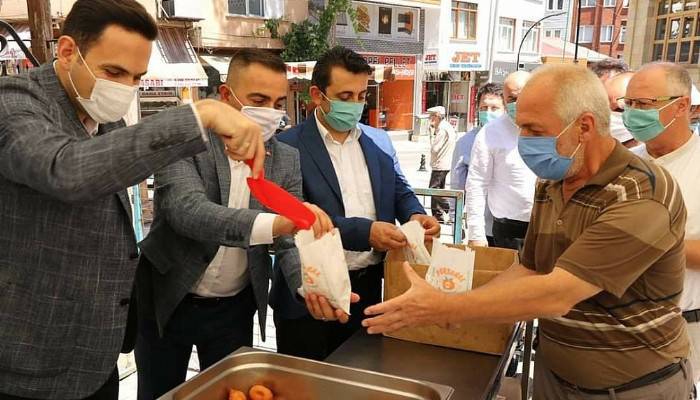 BAŞKANLAR, 'AYASOFYA-İ KEBİR CAMİİ ŞERİFİ' İÇİN LOKMA DAĞITTI