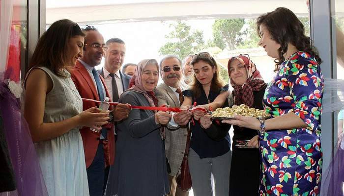 HEM kursiyerlerinden yılsonu sergisi