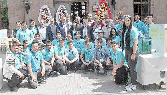 Liselilerden TÜBİTAK Bilim Fuarı