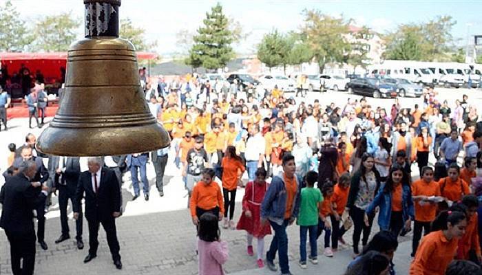 Okullar 9 günlük ara tatile giriyor: Karnesiz ara tatil