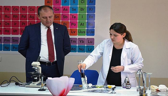Biga Belediyesi Fen laboratuvarı açıldı