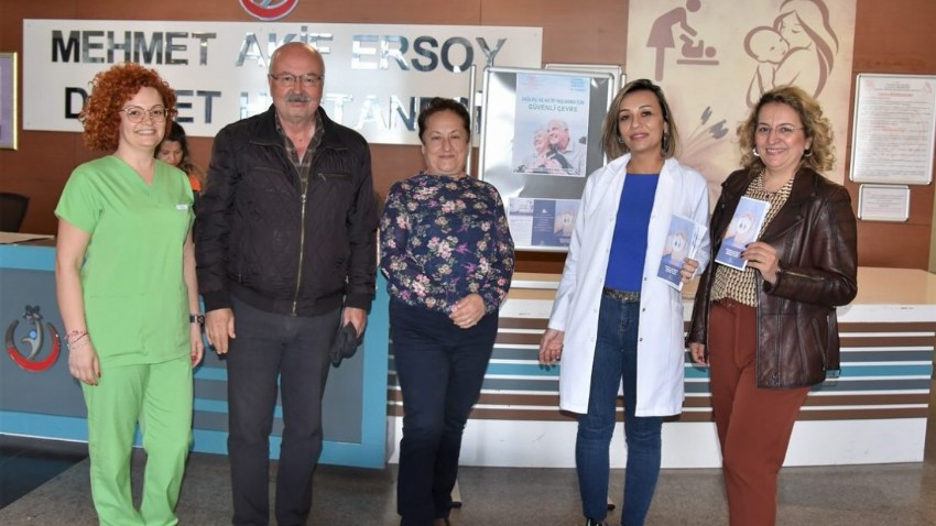 Çanakkale Mehmet Akif Ersoy Devlet Hastanesi'nde Yaşlılara Saygı Bilgilendirme Çalışması Yapıldı