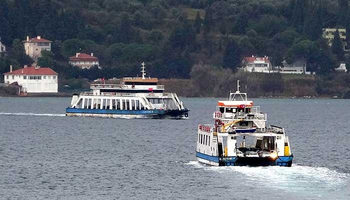 Gökçeada ve Bozcaada'ya bazı feribot seferleri iptal edildi (VİDEO)