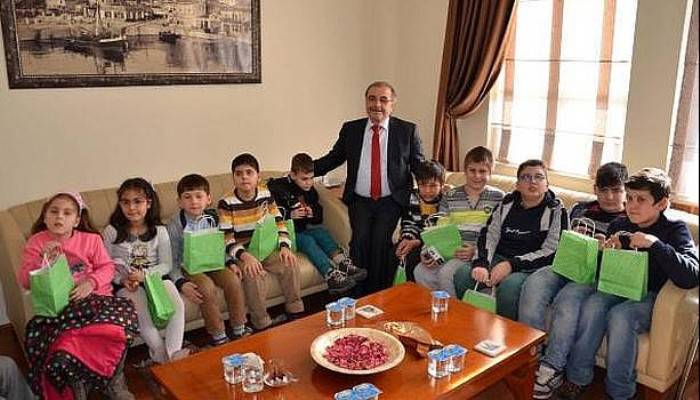 Görme engelli öğrenciler belediyede
