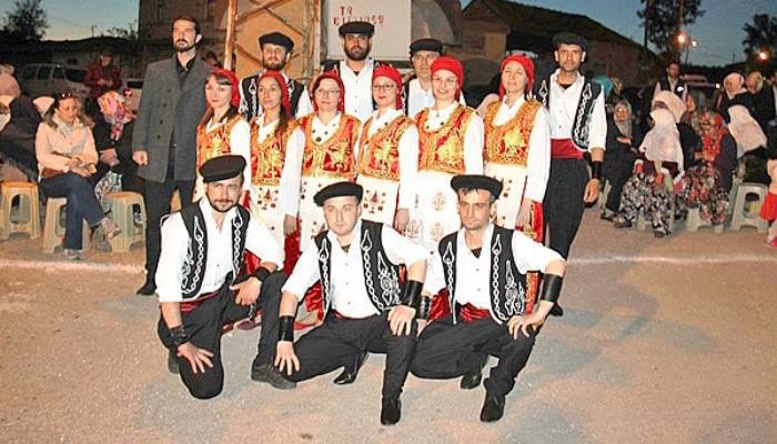 Küçüklü’de halk oyunları şöleni (VİDEO)