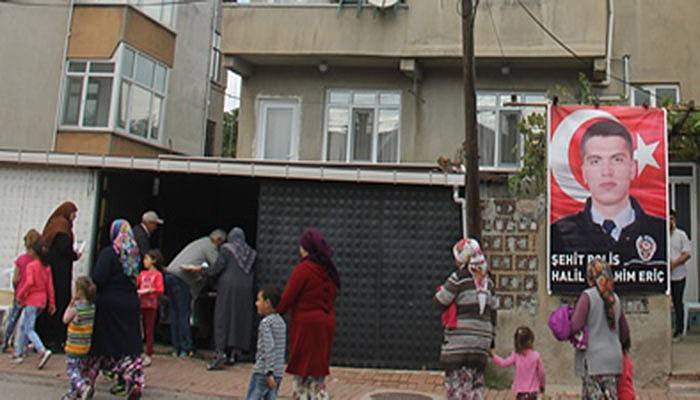 Şehit polisin ailesinden hacı hayrı