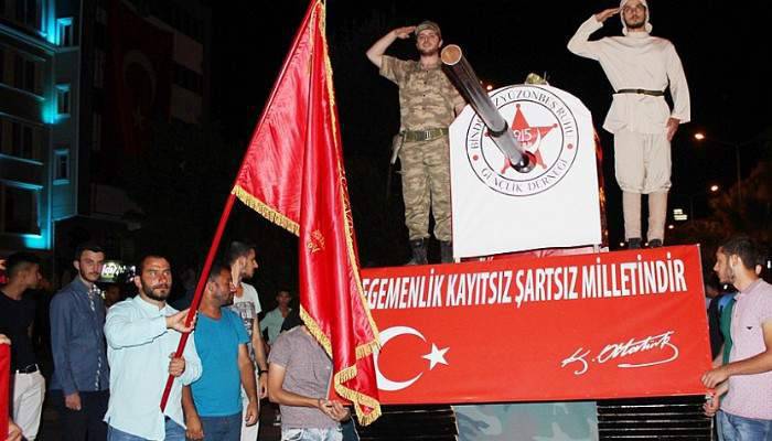 Darbe girişimine tanklı tepki