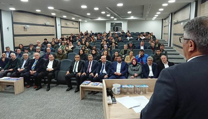 İŞ DÜNYASINA E-DÖNÜŞÜM SEMİNERİ DÜZENLENDİ