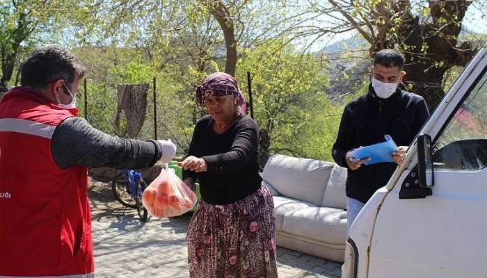 Gökçeada vefa destek gurubu evlere portakal ve mandalina dağıttı