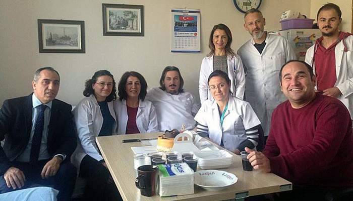 Diş teknsyenlerinden pastalı kutlama
