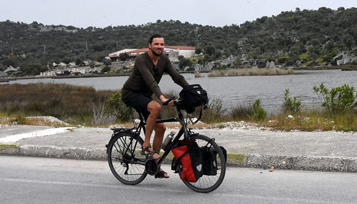 Alman mühendis, bisikletle 11 ülke gezip Türkiye'ye geldi