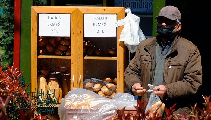 Halkın Bakkalı’nda ekmek 2 TL’den satışa sunuldu