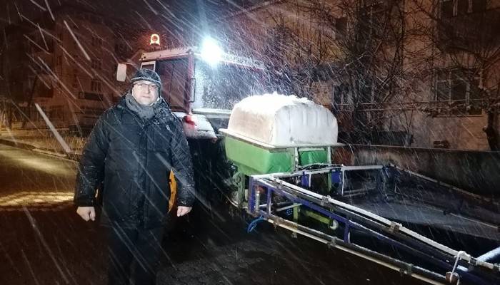 Çan’da karla mücadele çalışmalarında solüsyon kullanılıyor (VİDEO)