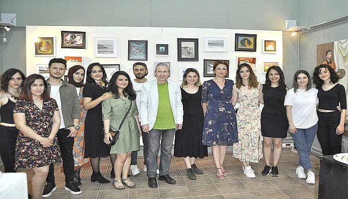 Son sınıf öğrencileri eserlerini ‘Başlangıç’ta sergiledi