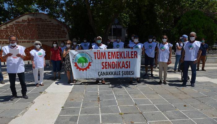 'Emeklilere Coronavirüs sürecinde her ayda 2 bin TL maddi destek verilsin'