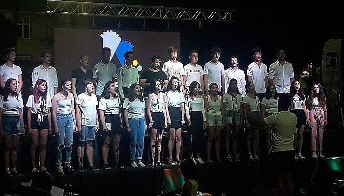 Koro Festivali Renk Kattı