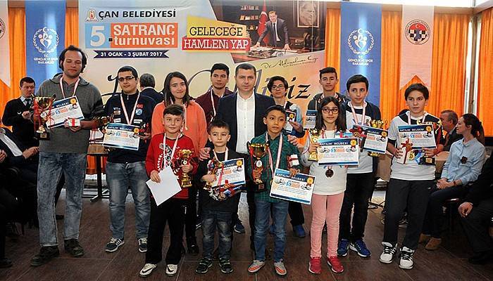 Satranç Turnuvalarında Ödüller Sahiplerini Buldu