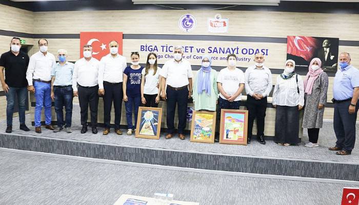 DERECEYE GİREN ÖĞRENCİLER ÖDÜLLENDİRİLDİ