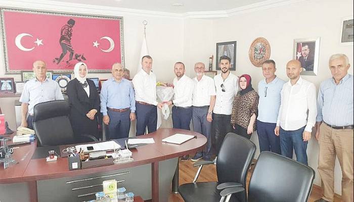 AK PARTİ İLÇE TEŞKİLATI BAŞKAN PASTIRMACI’YI ZİYARET ETTİ