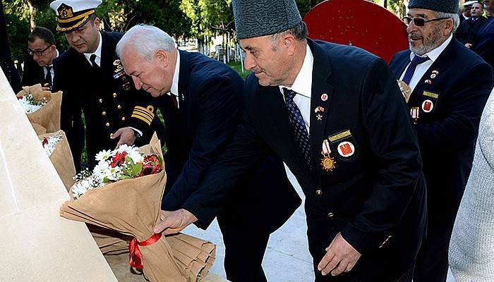 Lapseki’de şehitlik ziyareti