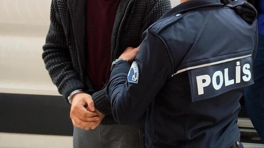 Taciz iddiasıyla bir öğretmen tutuklandı