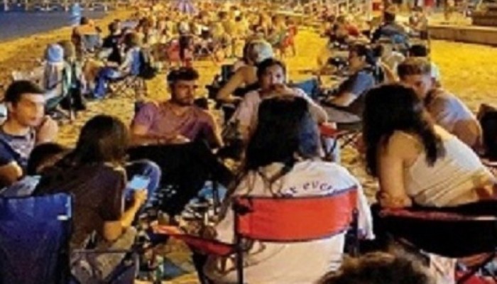 IŞLETMELER BOŞ SAHİLLER PARKLAR DOLU !