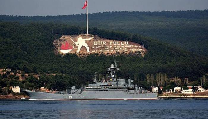 Rus savaş gemisi Azov, Akdeniz'e iniyor (VİDEO)