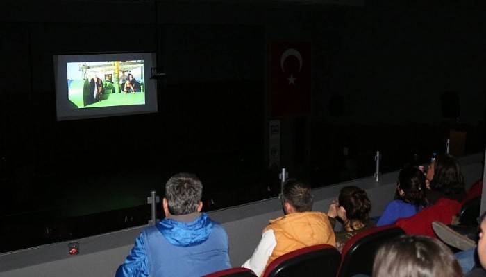 Kepez'de Sinema Gösterimi
