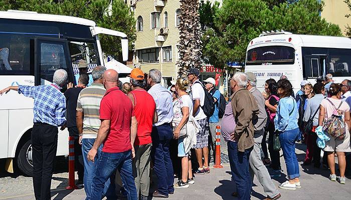 Adalet Kurultayında araç krizi (VİDEO)