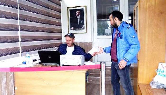 GELİBOLU'DA KÖY MUHTARINDAN HER HANEYE 10 TON ÜCRETSİZ SU