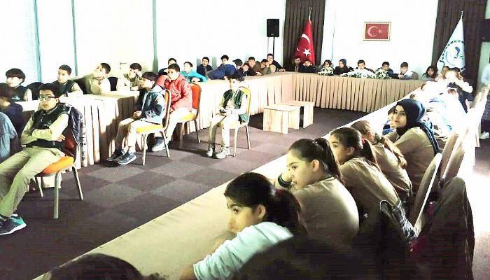 AKİF VE TROYA BELGESELİ TÜM OKULLARDA GÖSTERİMDE