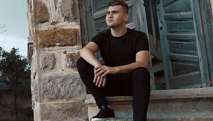 Genç şarkıcı ikinci single’ını çıkardı
