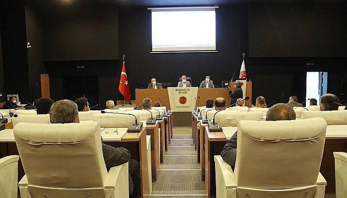 Bütçe belirsizliğini koruyor