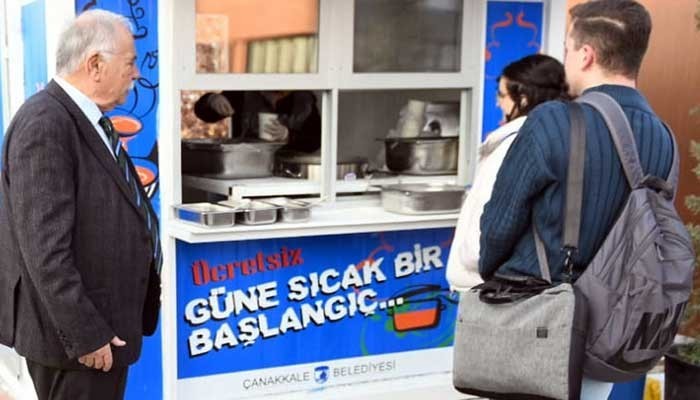 Kampüste sıcak çorba dağıtılmaya başladı