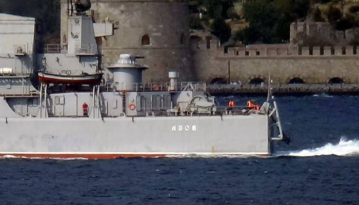 Azov boğazdan geçti