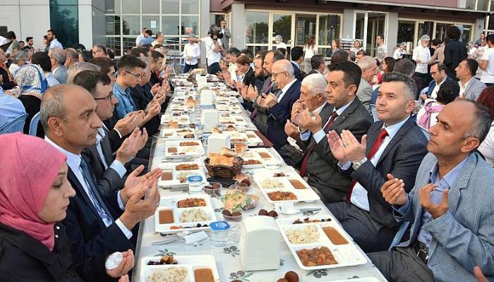 Şehir Protokolü ÇOMÜ İftarında Buluştu