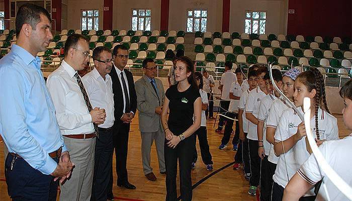 Bayramiçli Öğrencilere Okçuluk Eğitimi