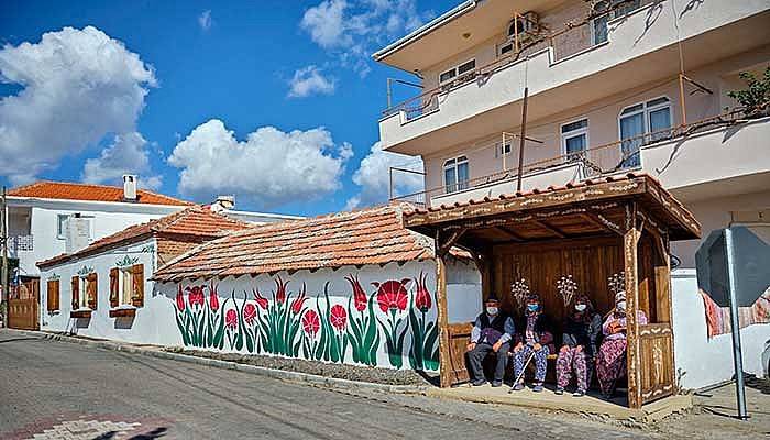 Şans Çıplak Köyüne de güldü