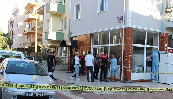 Sevgilisinin iş yerinde tüfekle intihar etti