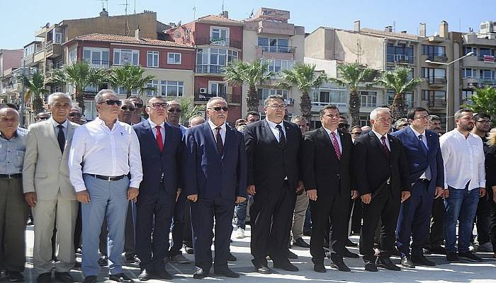 CHP kuruluşunun 96. yılını kutluyor