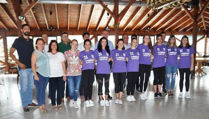 Çiçeklidedesporlu kızlar sezonu açıyor