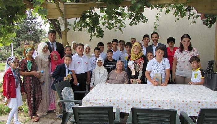 Dereceye giren öğrenciler bilgisayarla ödüllendirildi