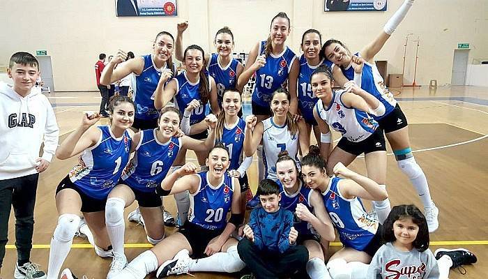Çanakkale’nin voleybol takımları üst sıralara oynuyor