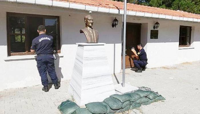 BİGA'DA MEHMET ÇAVUŞ MÜZESİ'NDE HIRSIZLIK GİRİŞİMİ