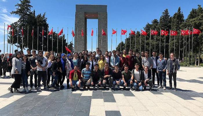 1. KÜLTÜR VE KARİYER GÜNLERİ KAPSAMINDA ÇANAKKALE ŞEHİTLİĞİNE ZİYARET