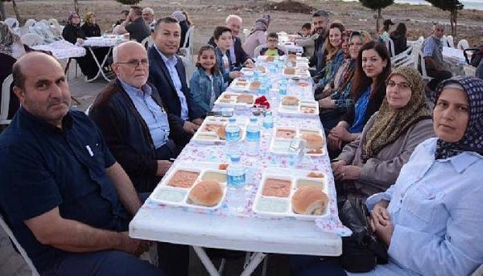 Lapseki Belediyesi'nin Sokak İftarları Devam Ediyor