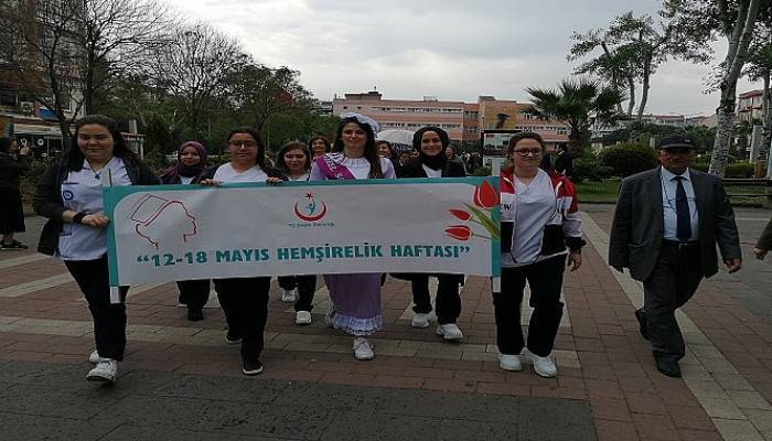 Hemşireler Haftası’nda çelenk koyma töreni düzenlendi